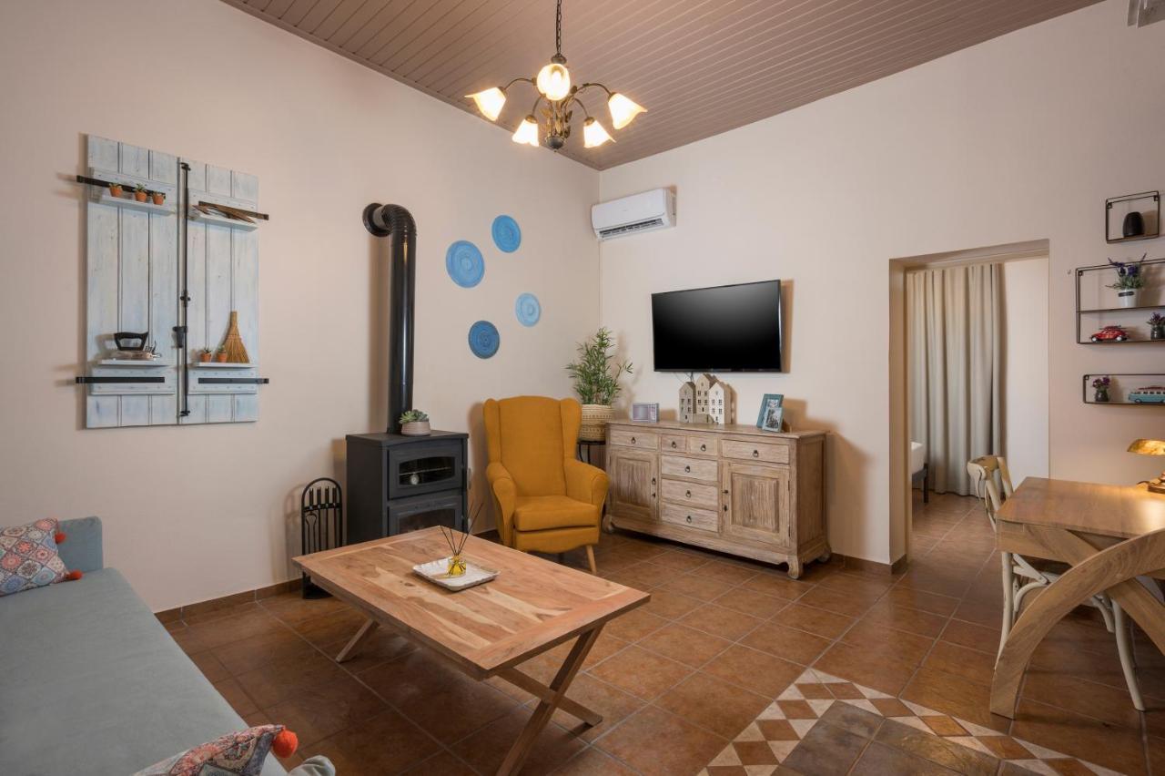 Iosif De Home Kournas Exterior photo